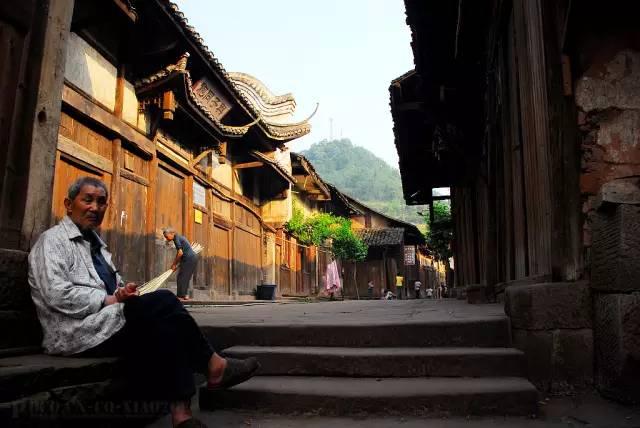 爱修旅行:吴千语、金莎和另一半聊婚房、突发意外、婚前财产公证